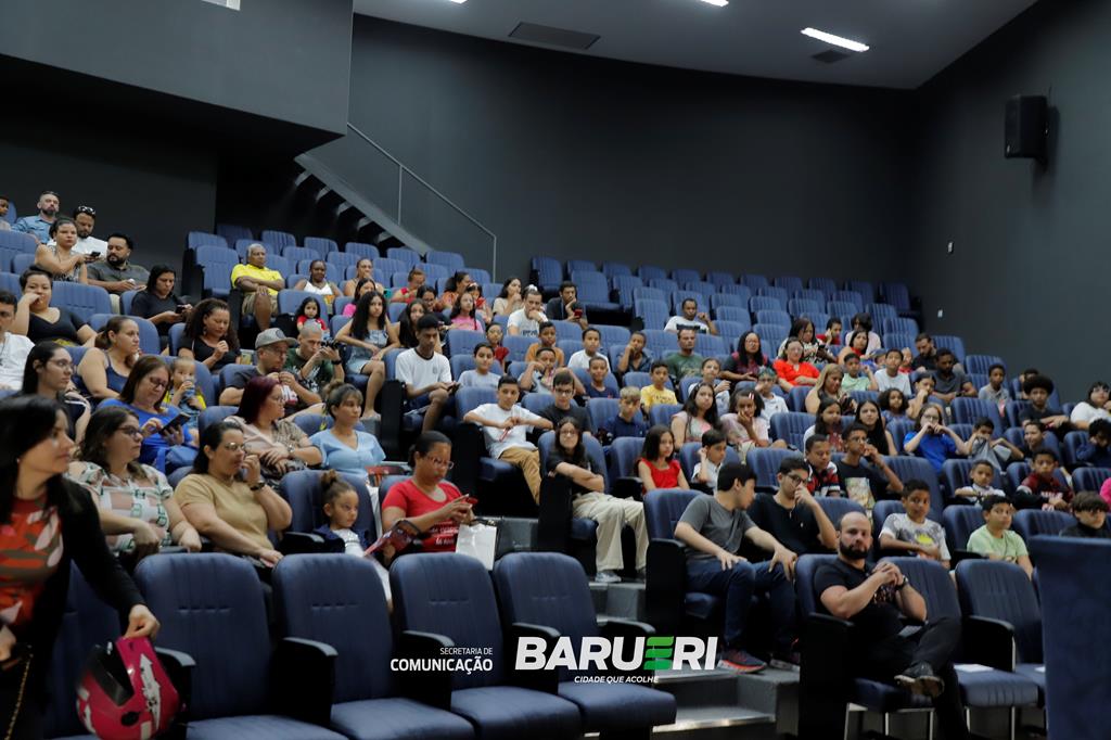 Espaço sideral é tema da formatura dos alunos Sala Maker e Wit