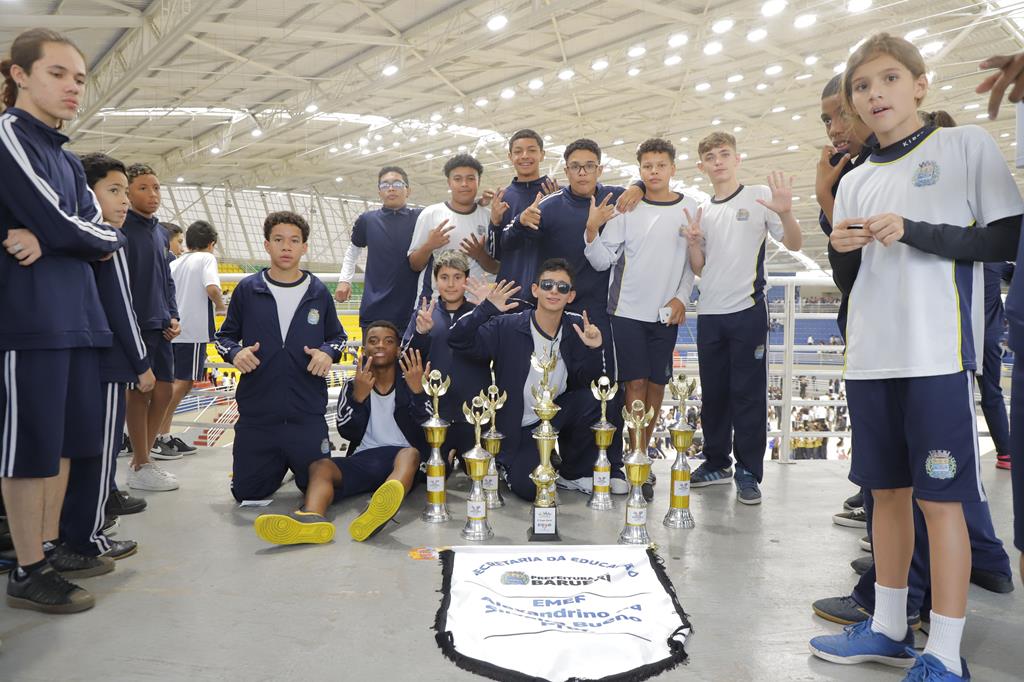 Educação entrega troféus e medalhas aos vencedores dos Jogos Escolares